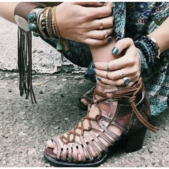 FREEBIRD BY STEVEN Wazee Heeled Sandals Ice 9 - Picture 1 of 11